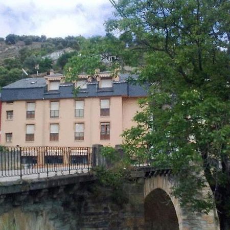 Hostal Restaurante Méndez Villafranca Del Bierzo Extérieur photo