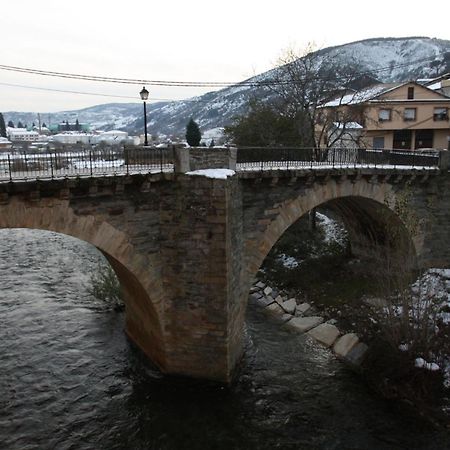 Hostal Restaurante Méndez Villafranca Del Bierzo Extérieur photo
