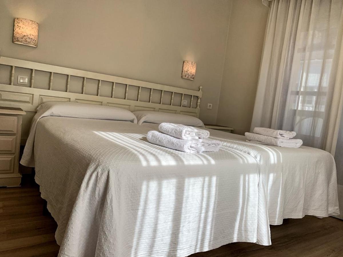 Hostal Restaurante Méndez Villafranca Del Bierzo Extérieur photo