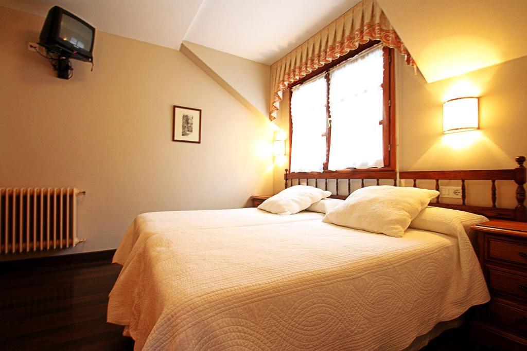 Hostal Restaurante Méndez Villafranca Del Bierzo Chambre photo