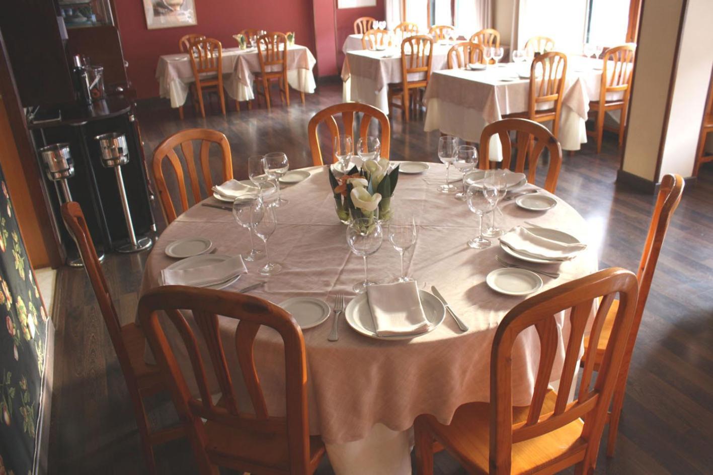 Hostal Restaurante Méndez Villafranca Del Bierzo Extérieur photo