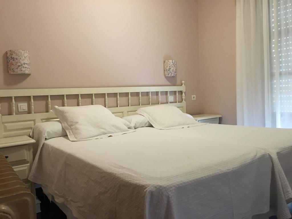 Hostal Restaurante Méndez Villafranca Del Bierzo Extérieur photo