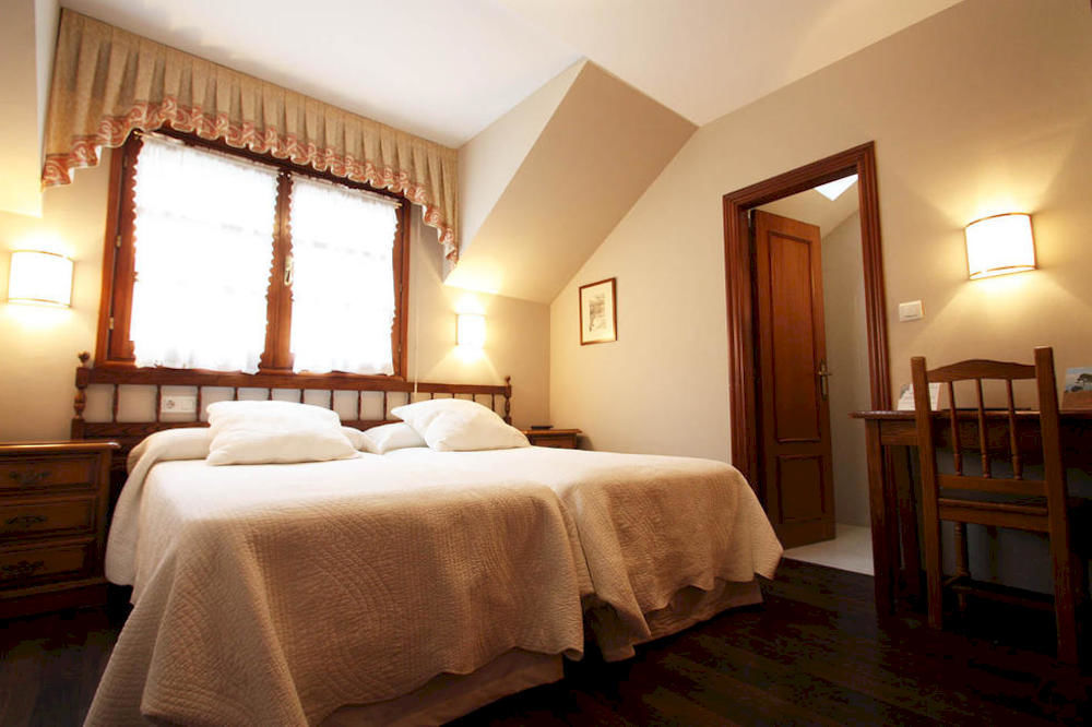 Hostal Restaurante Méndez Villafranca Del Bierzo Extérieur photo